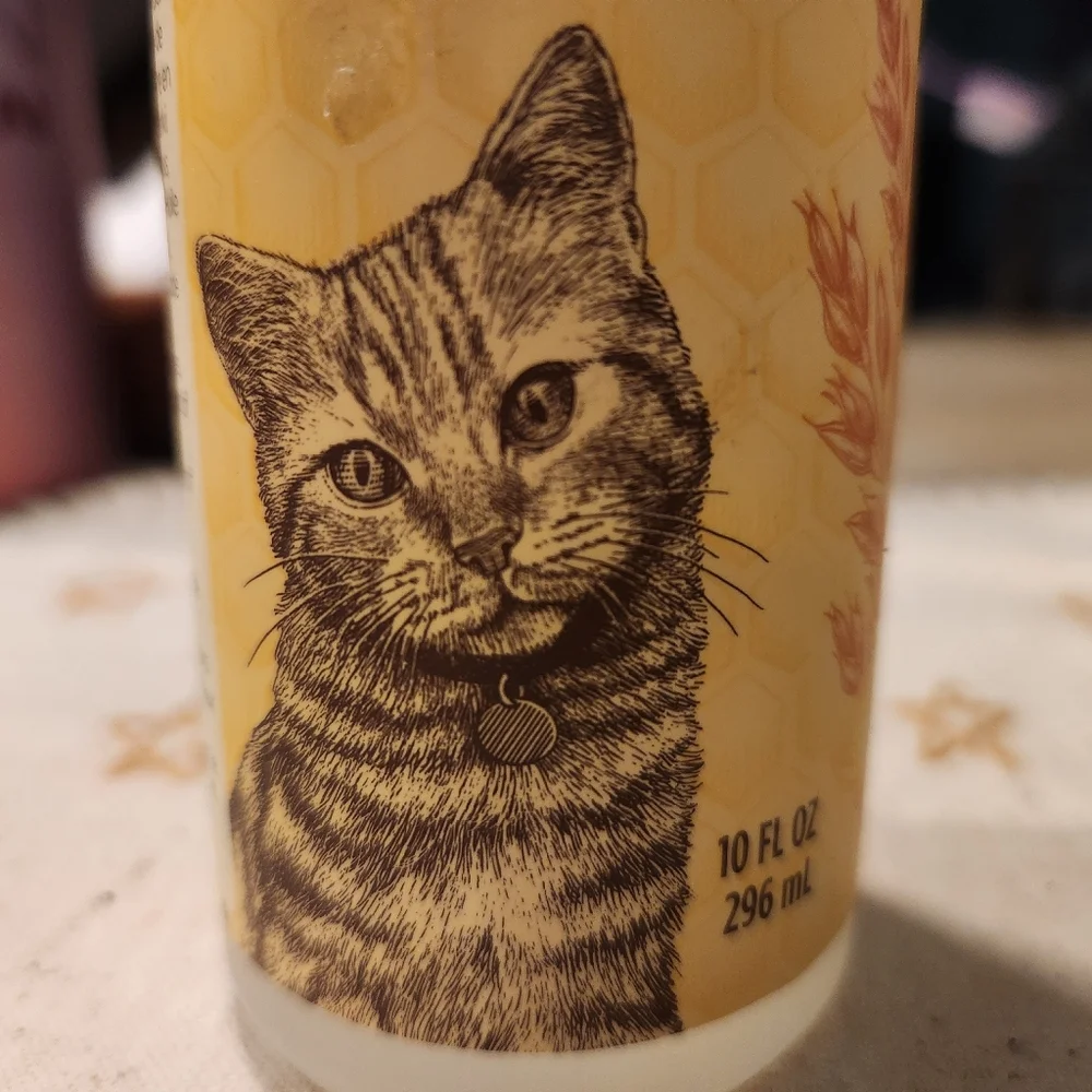 Burts Bees Dander Reducing Spray For CATS 10 oz. Bottle